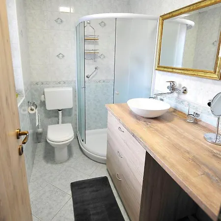 Aparthouse Supreme With Terme Catez Swimming Pools Tickets Catez ob Savi Exterior photo