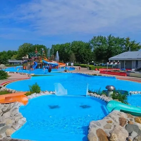 Aparthouse Supreme With Terme Catez Swimming Pools Tickets Catez ob Savi Exterior photo