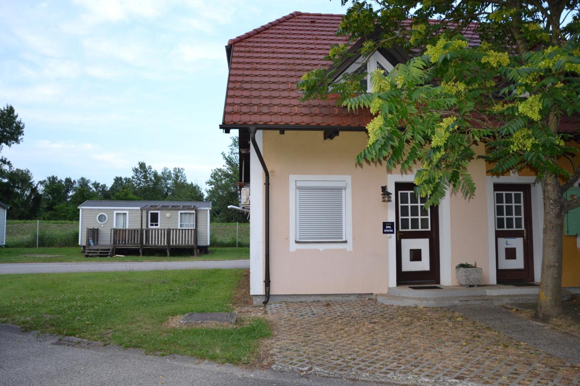 Aparthouse Supreme With Terme Catez Swimming Pools Tickets Catez ob Savi